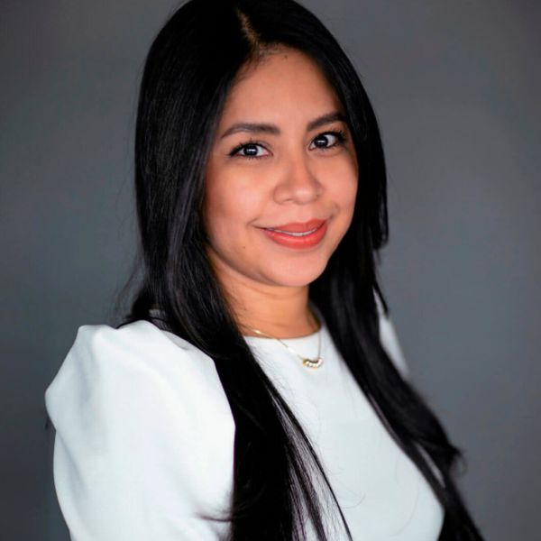 santamarina mas steta equipo sarahi lopez 1080X1080